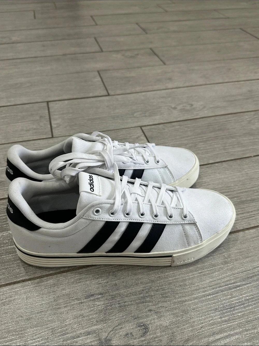 Adidas Daily 4.0 Men’s Canvas Sneakers New!